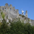 Le chevalier défend sa forteresse